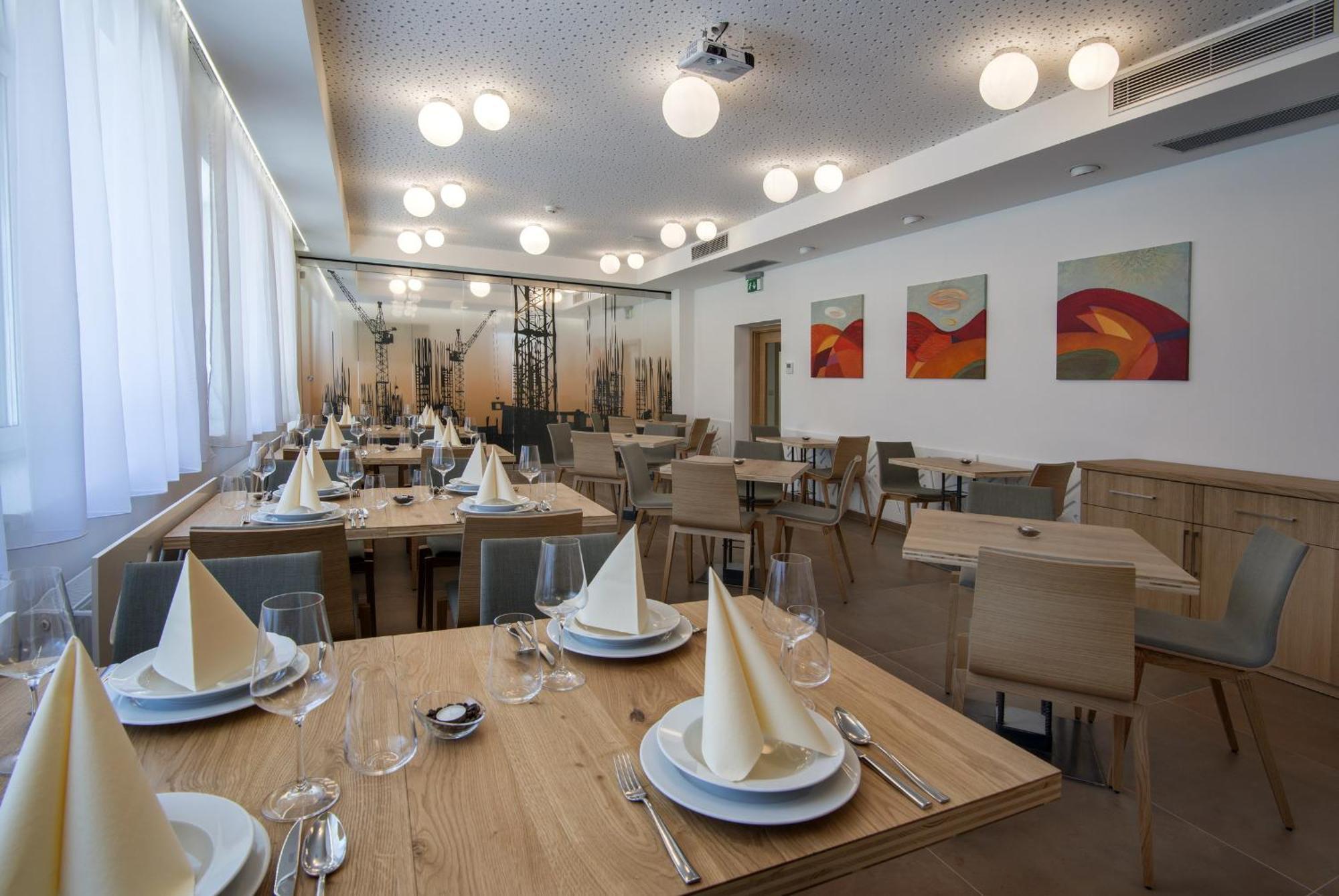 Hotel A Restaurace U Stavare Vsetín Kültér fotó