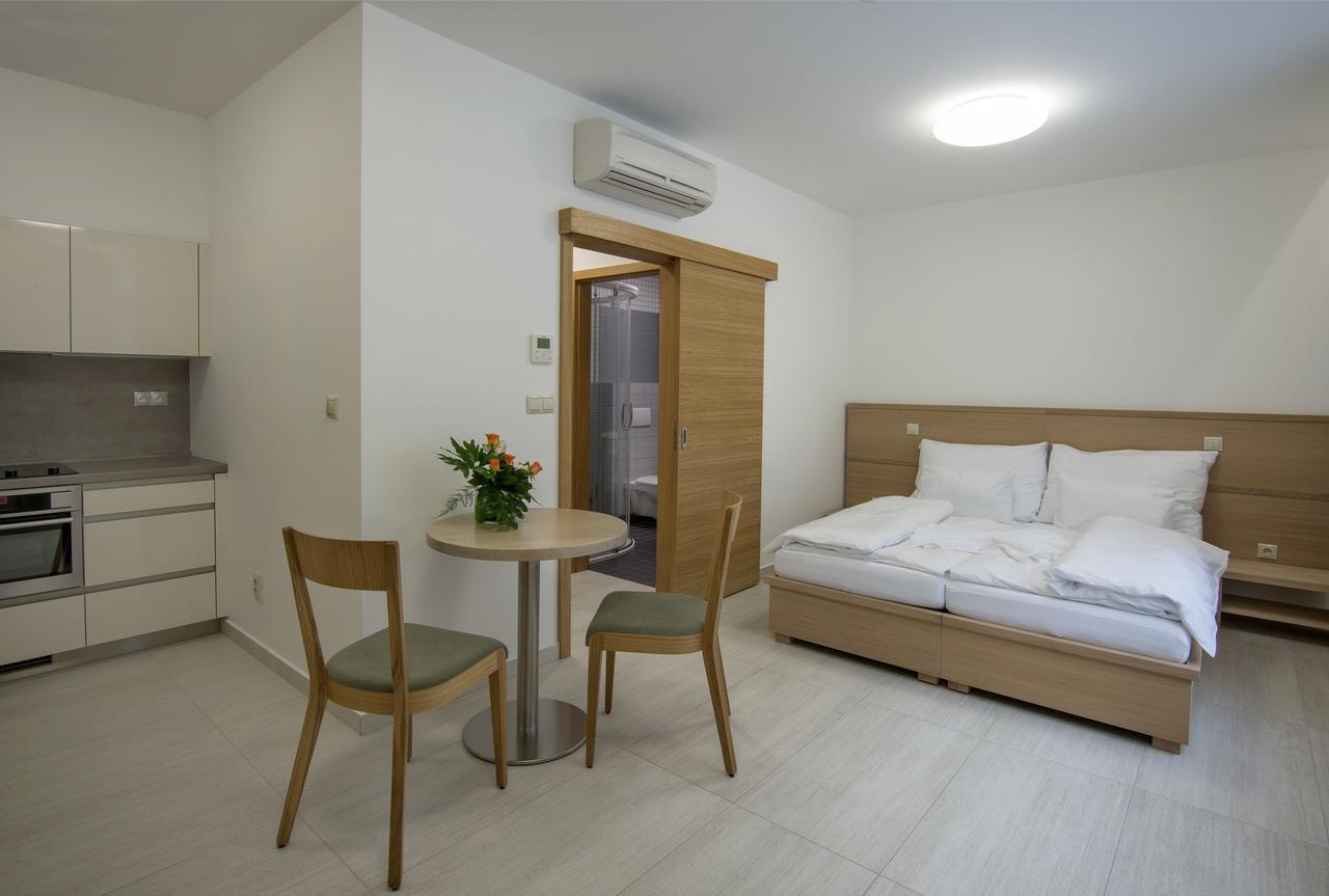 Hotel A Restaurace U Stavare Vsetín Kültér fotó